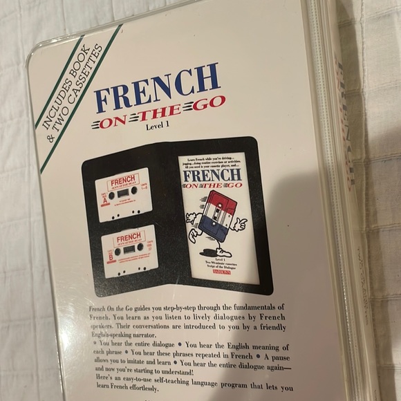 Barrons French on the go level one audiocassettes & book dialogue & words list - Picture 2 of 5